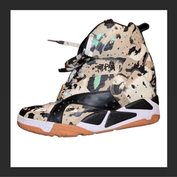 Reebok Shoes - Rare Limited Edition Reebok PUMP Wedge Sneaker size 9